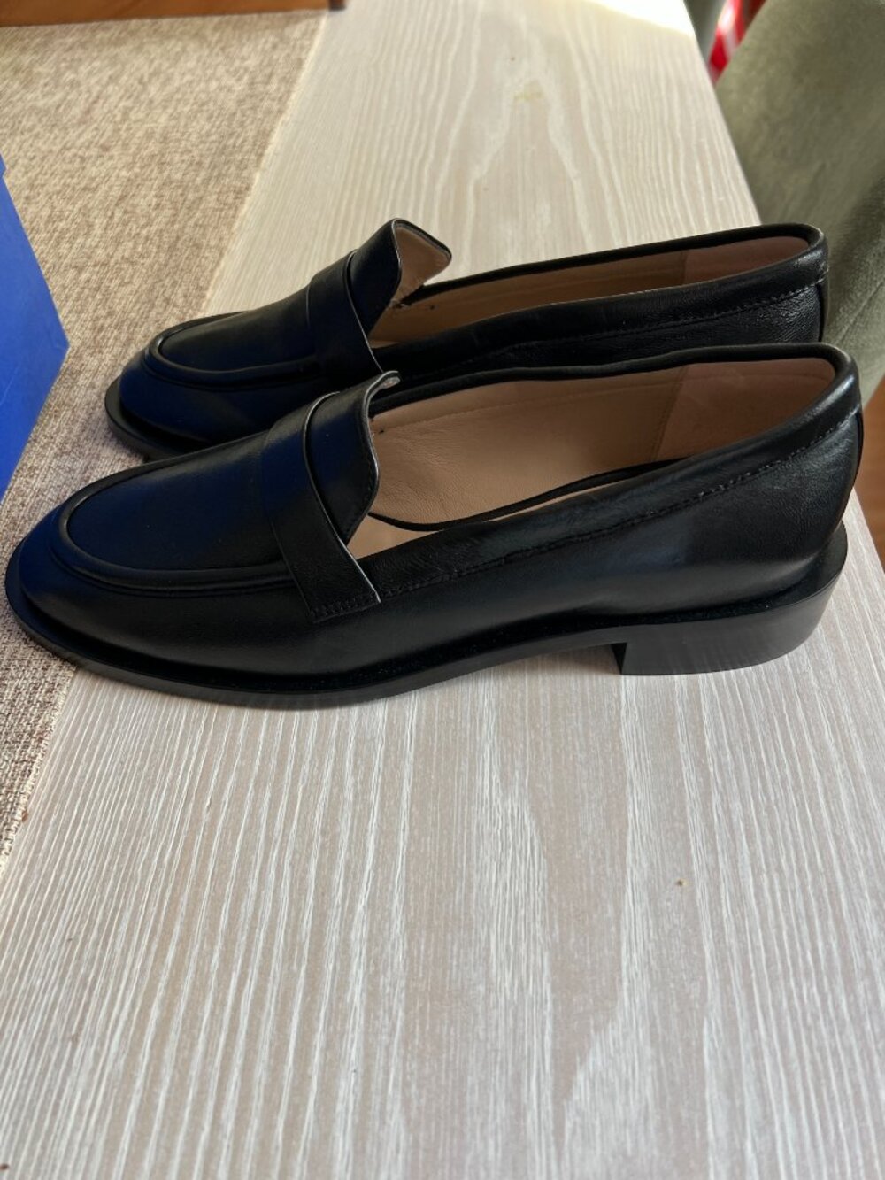 Stuart Weitzman Palmer Sleek Loafer Black Nappa Leather Size 6.5B New in Box - Picture 4 of 11